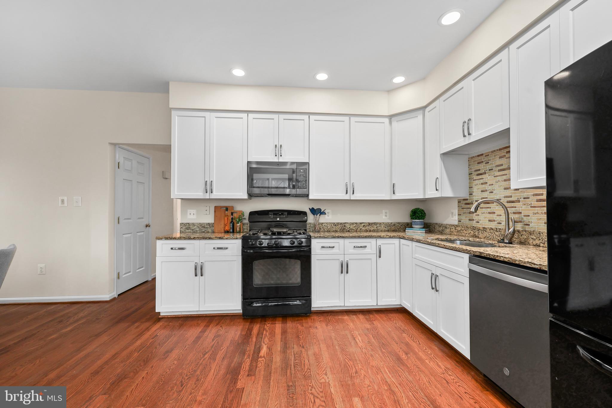 RESTON - Residential