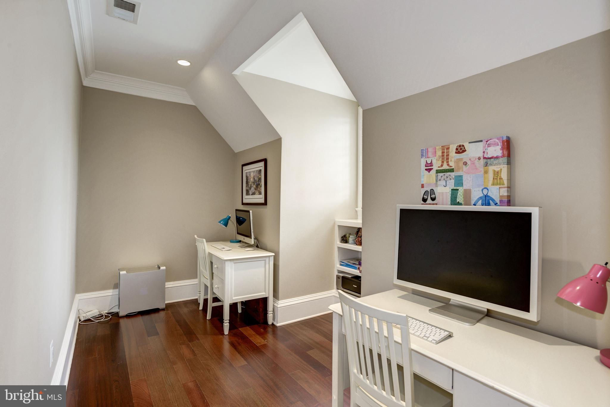 MINOR HILL - Residential