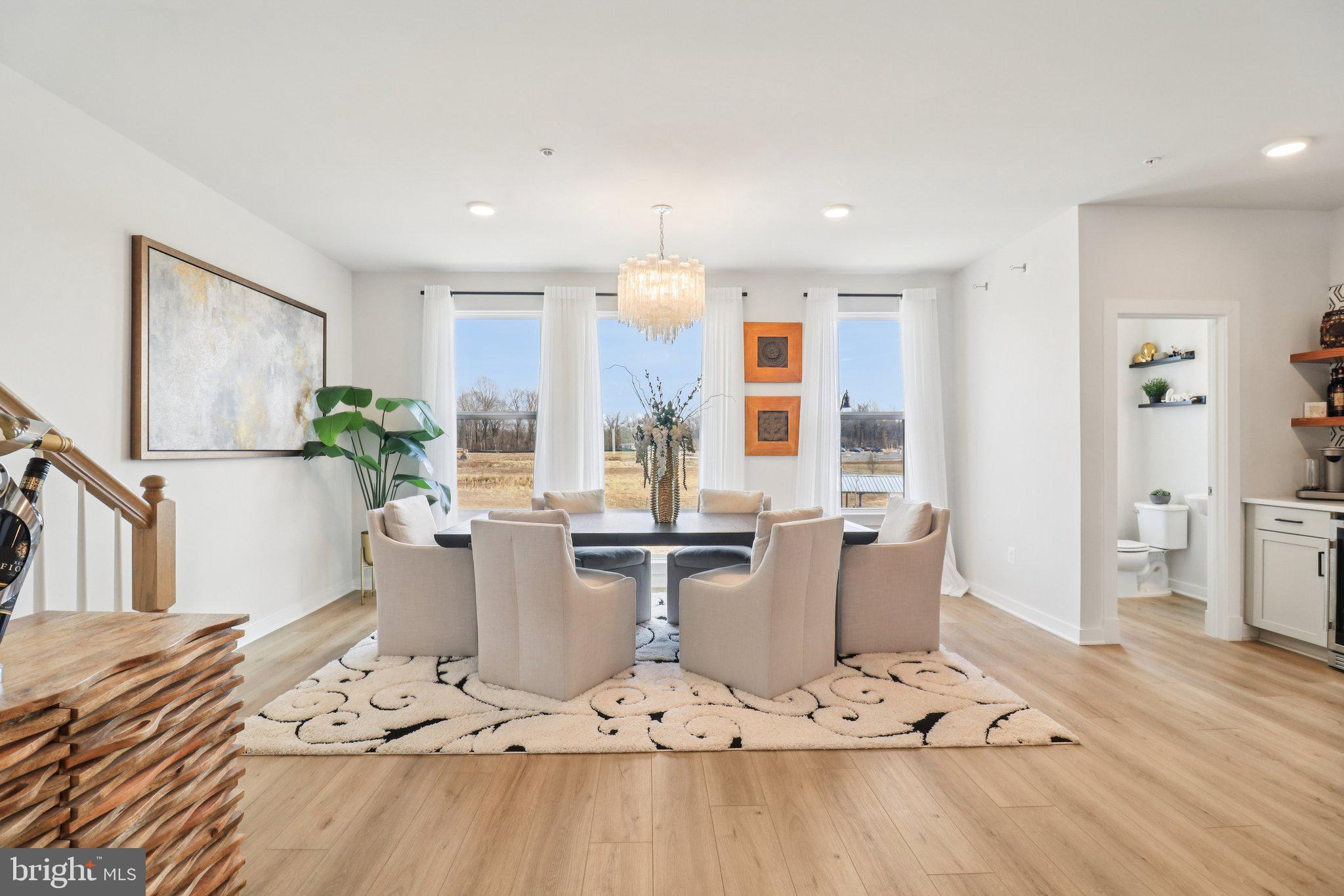 SOUTH LAKE - Residential