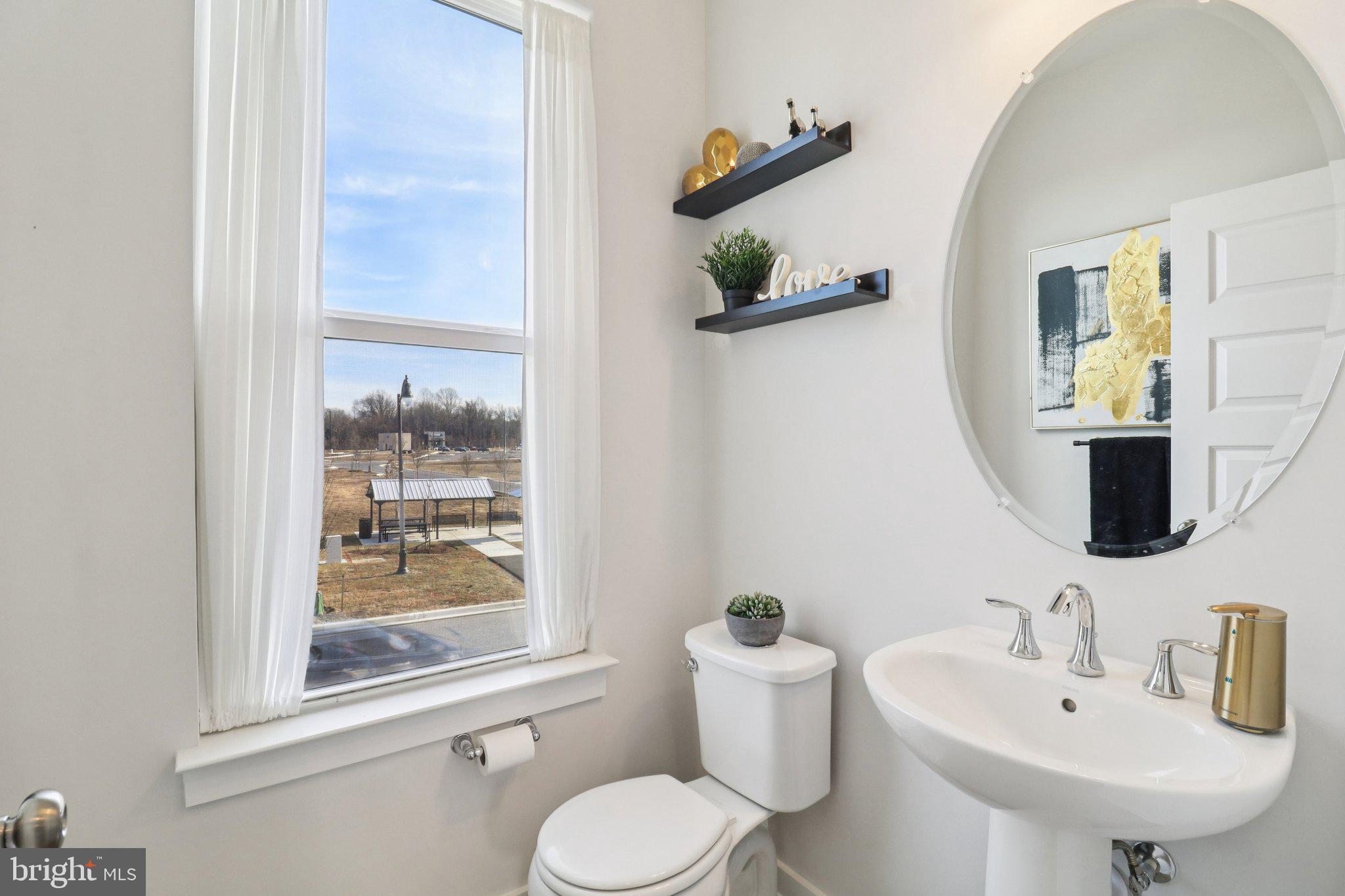 SOUTH LAKE - Residential