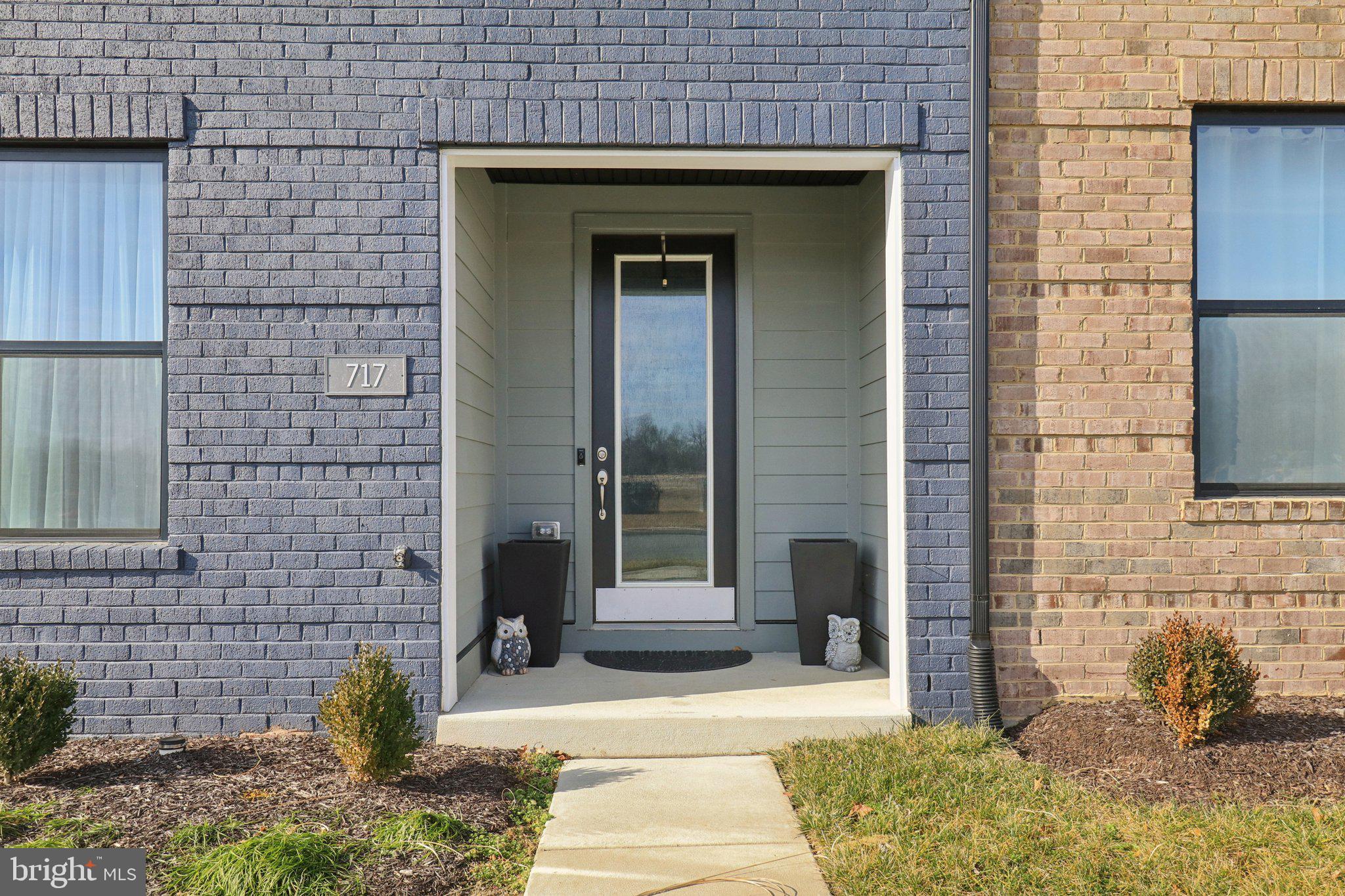 SOUTH LAKE - Residential