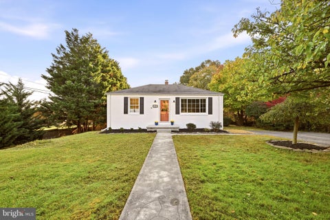 Photo of 3423 Ayers Drive, ALEXANDRIA, VA 22309 (MLS # VAFX2347566)