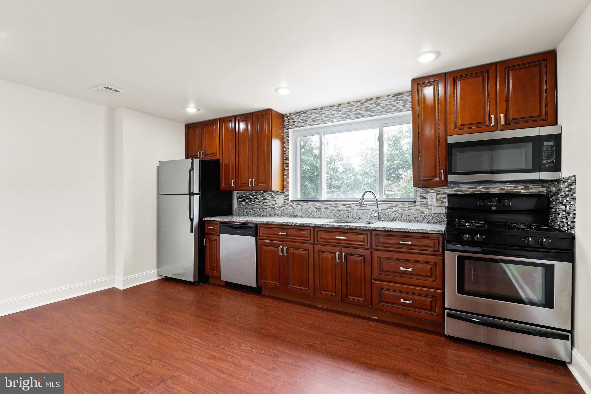 PARKSIDE - Residential Lease