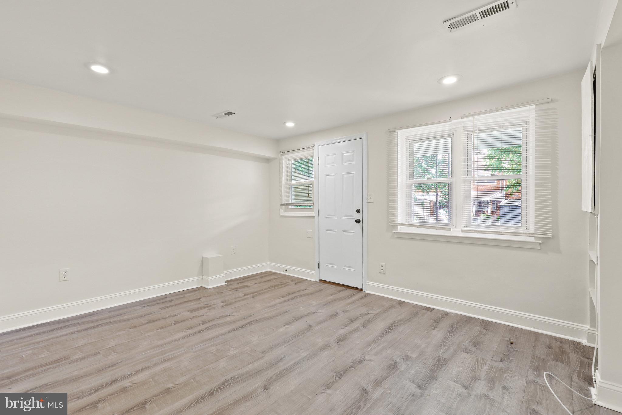 PARKSIDE - Residential Lease