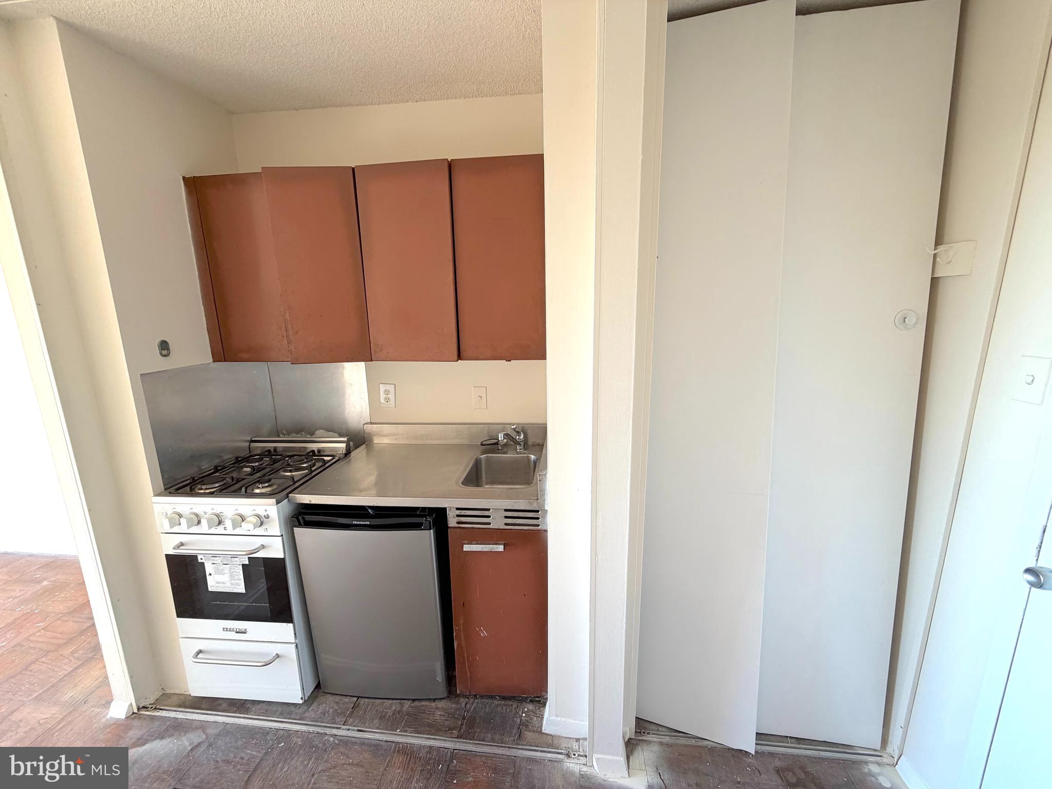 5500 FRIENDSHIP BOULEVARD 2105N