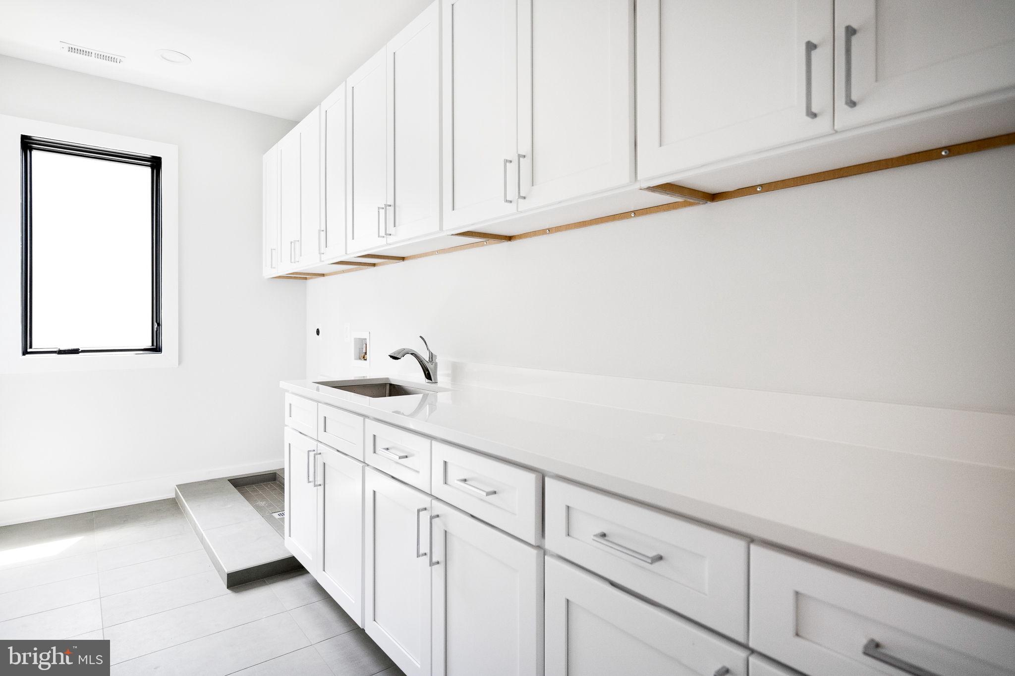 PIMMIT HILLS - Residential