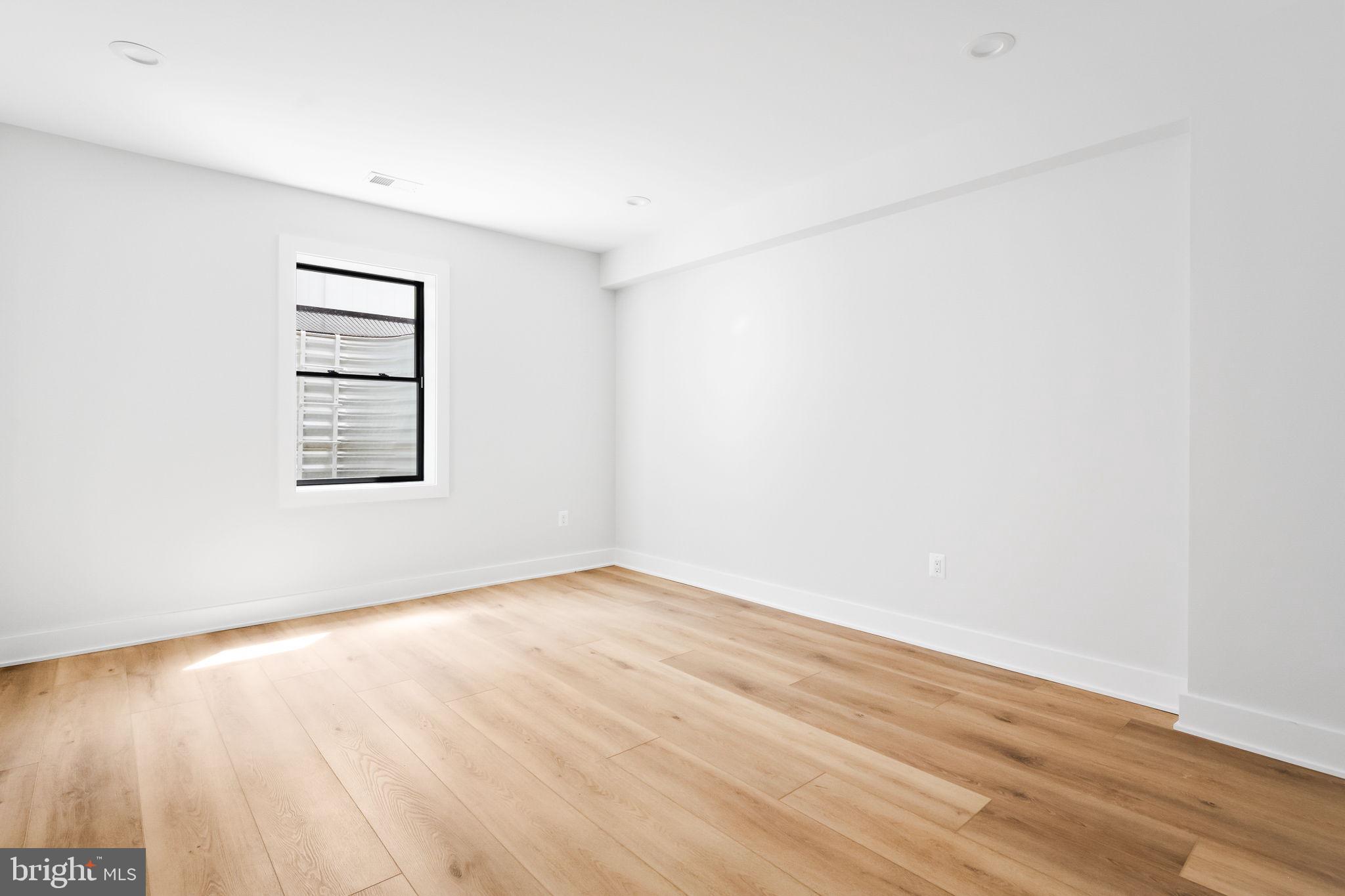 PIMMIT HILLS - Residential