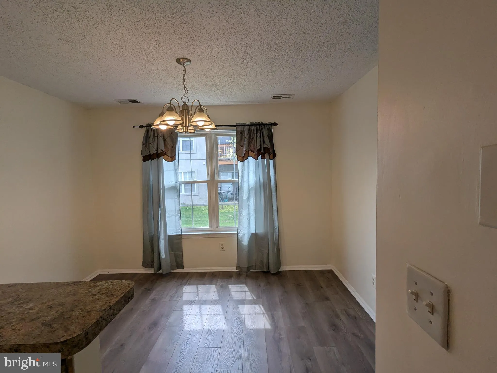 Monmouth Junction, New Jersey 08852, United States, 1 Bedroom Bedrooms, ,1 BathroomBathrooms,Residential,Active,112771