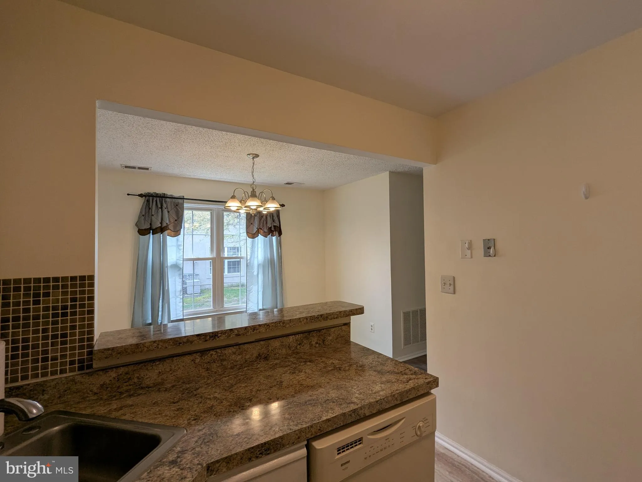 Monmouth Junction, New Jersey 08852, United States, 1 Bedroom Bedrooms, ,1 BathroomBathrooms,Residential,Active,112771