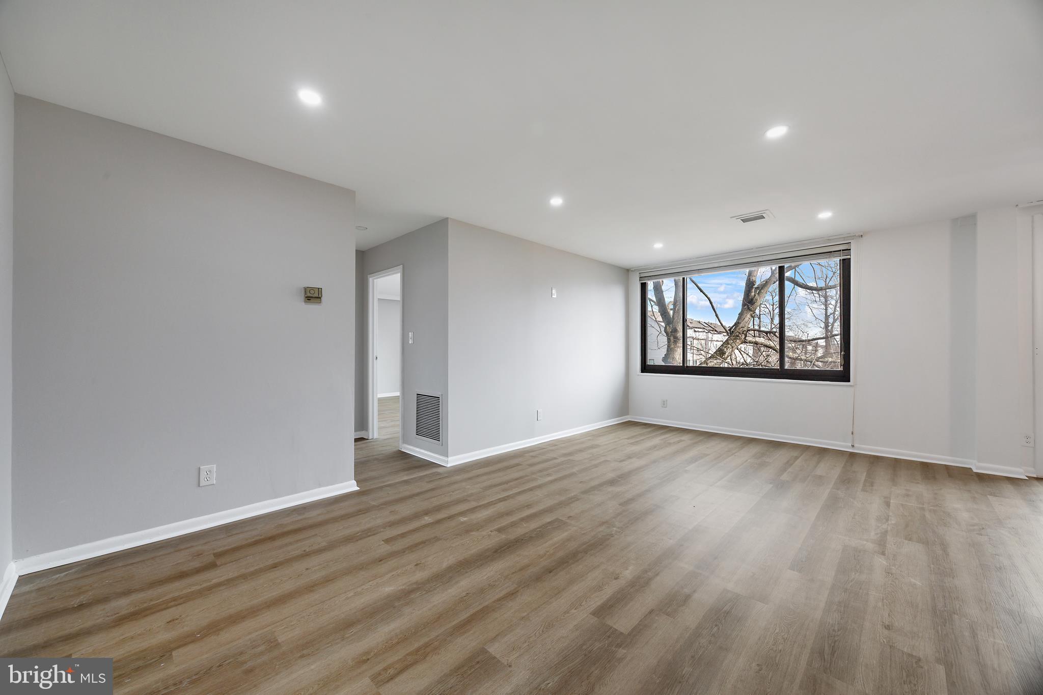 HYATTSVILLE TOWN CENTER - Residential