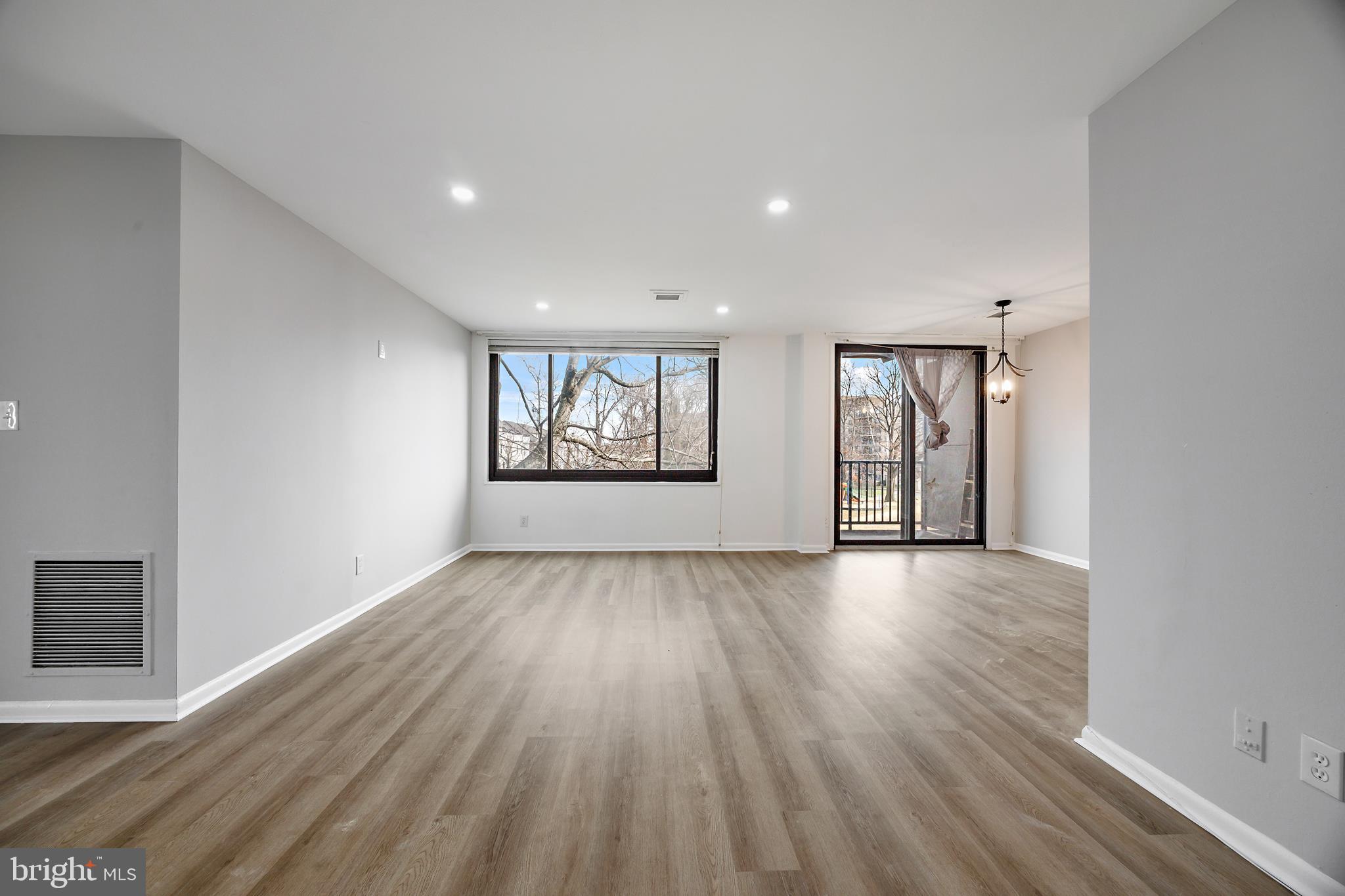 HYATTSVILLE TOWN CENTER - Residential