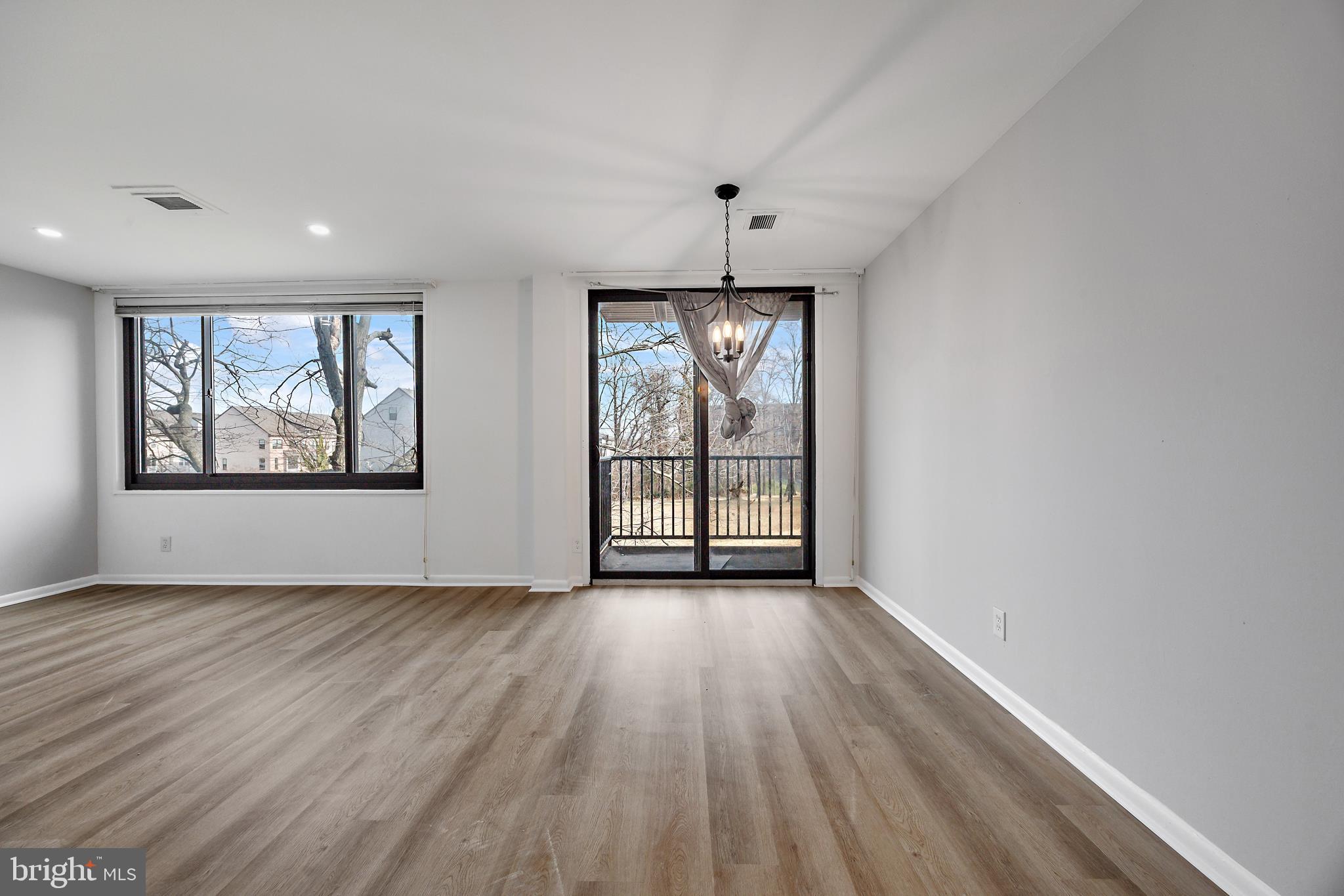 HYATTSVILLE TOWN CENTER - Residential