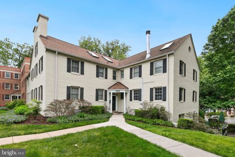 Photo of 2212 Washington Avenue #2212-W, SILVER SPRING, MD 20910 (MLS # MDMC2231932)