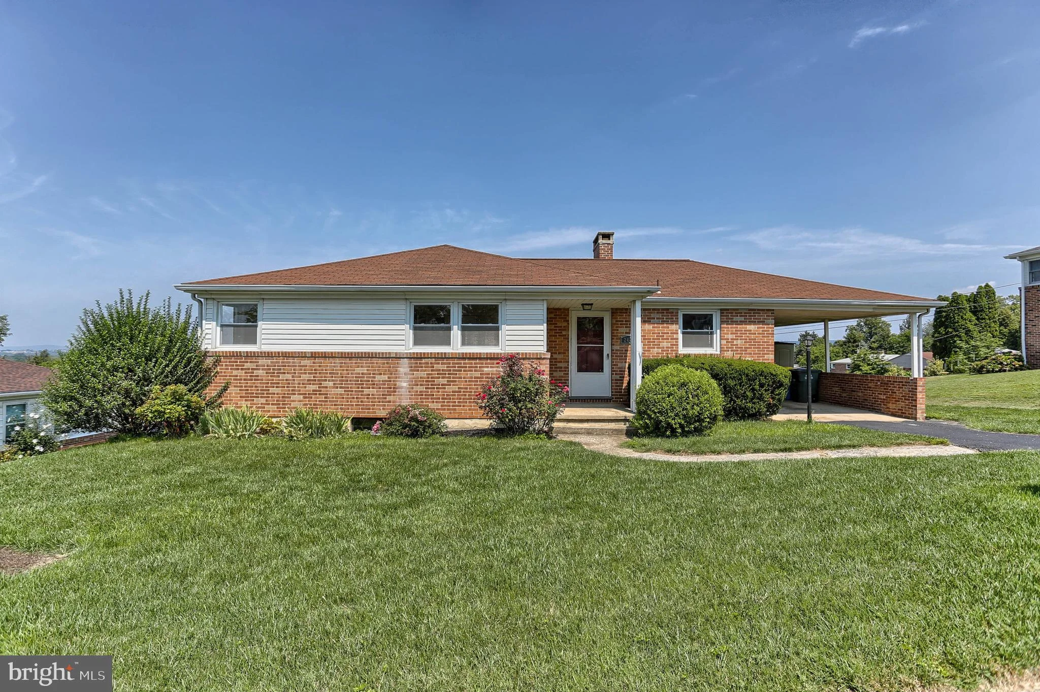 2445 Eastwood Drive, York, PA 17402
