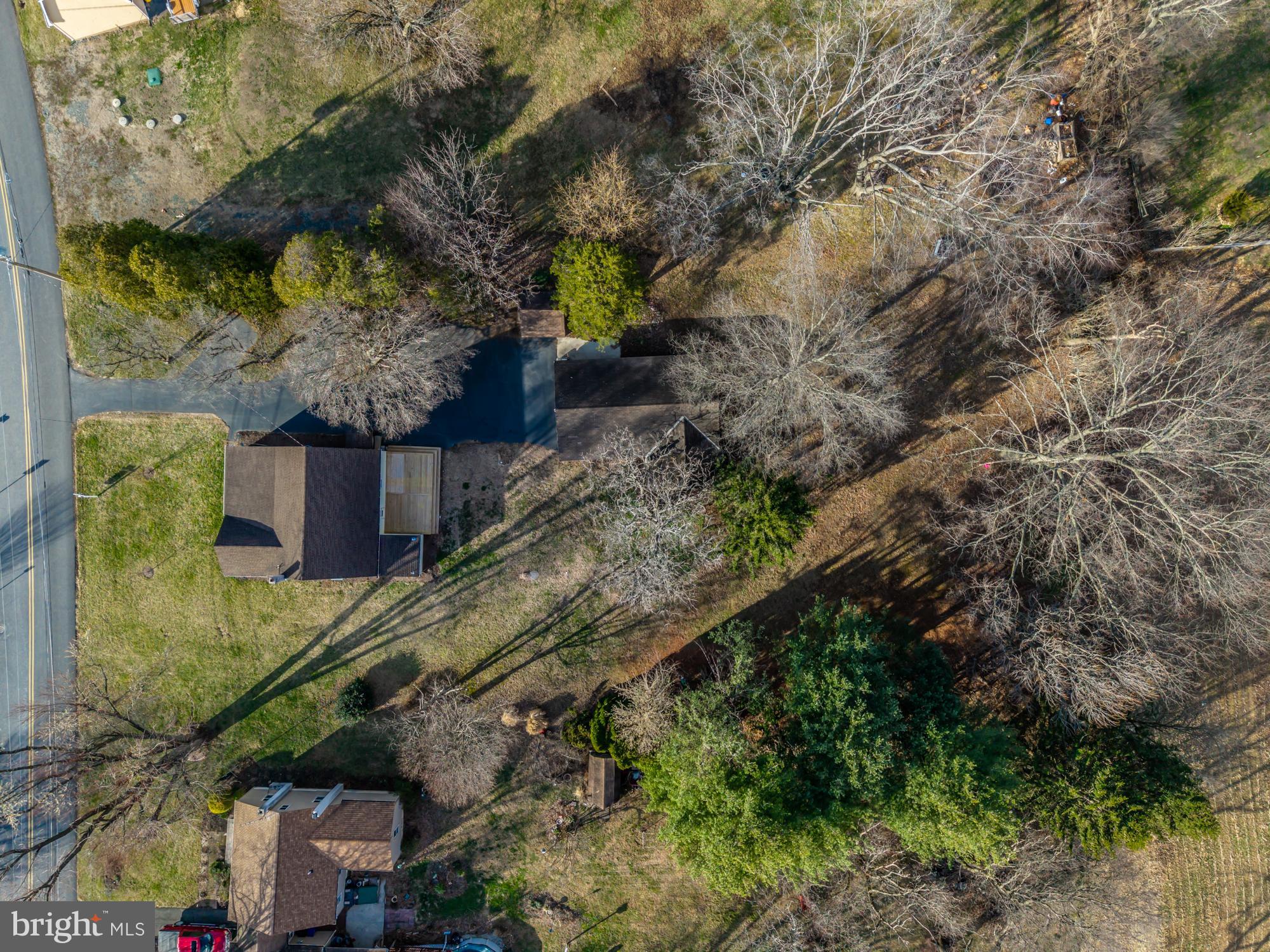 WOODS EDGE - Residential