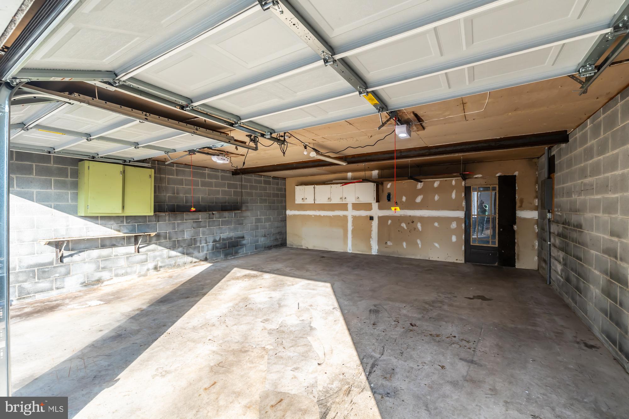 WOODS EDGE - Residential