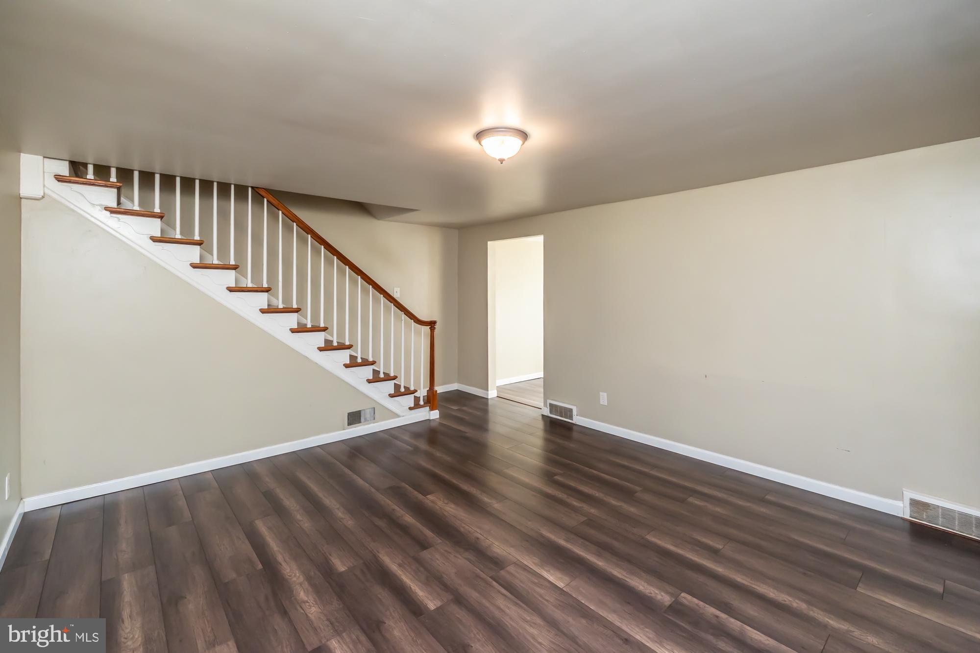 WOODS EDGE - Residential