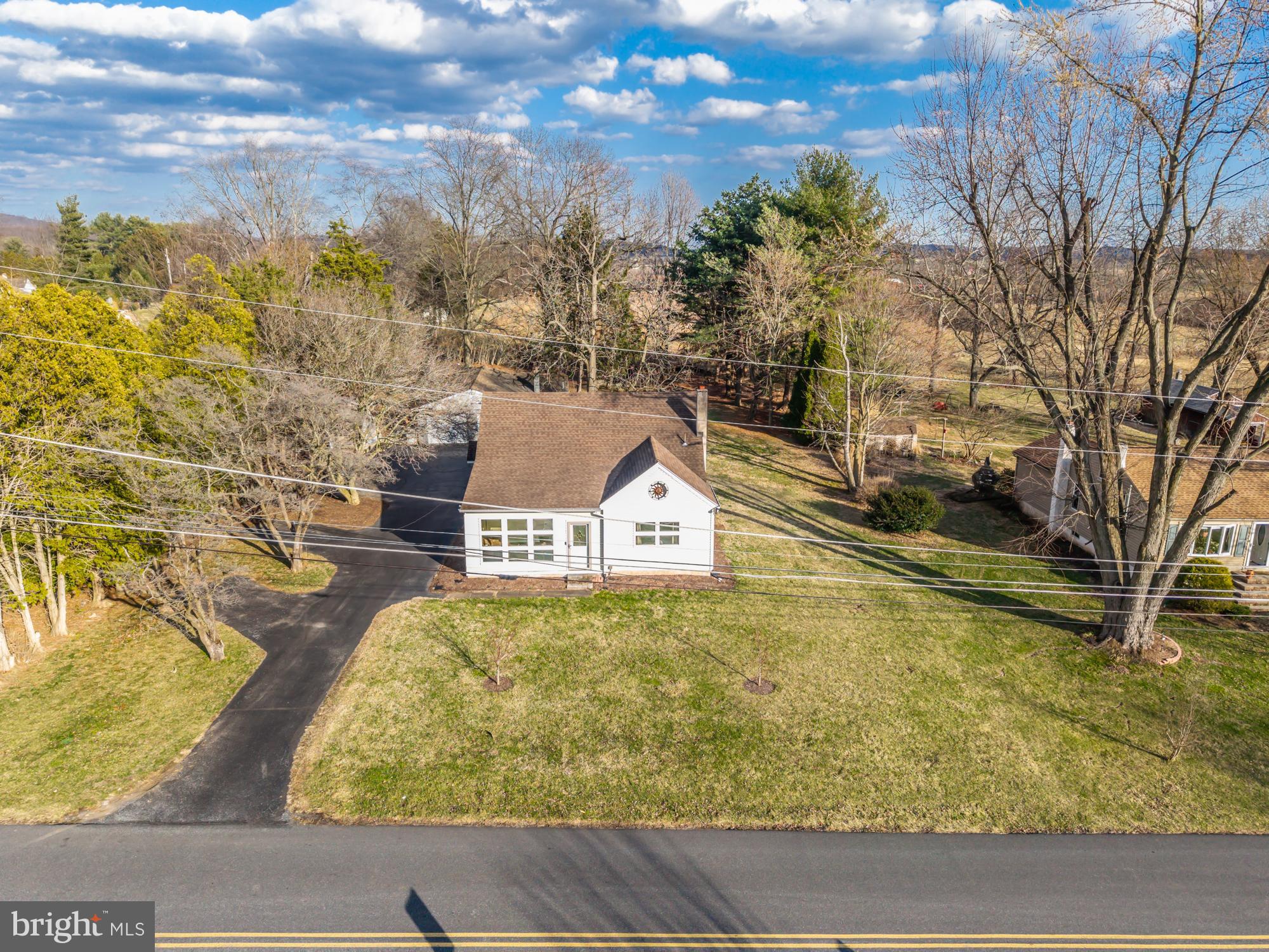 WOODS EDGE - Residential