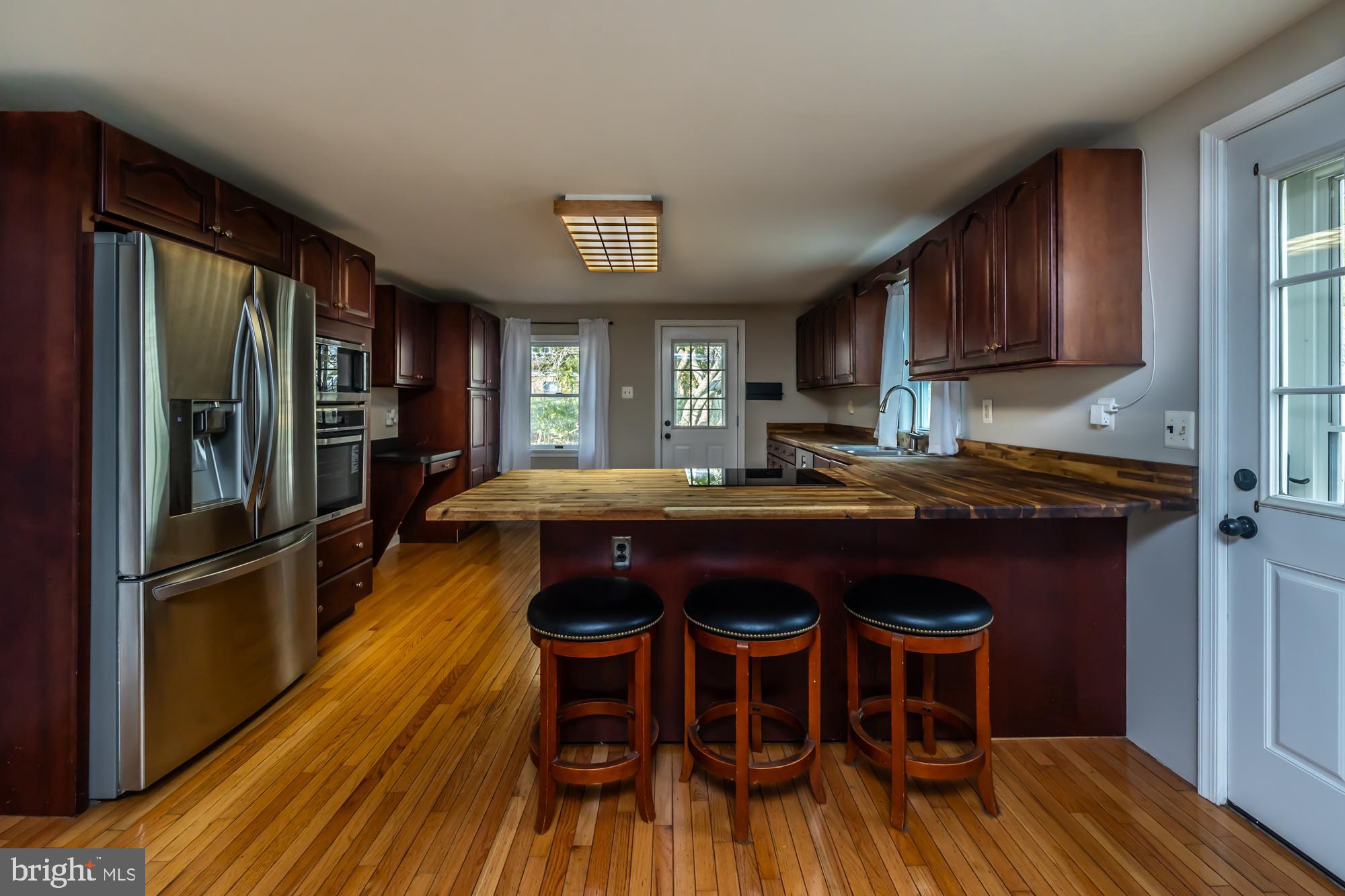 WOODS EDGE - Residential