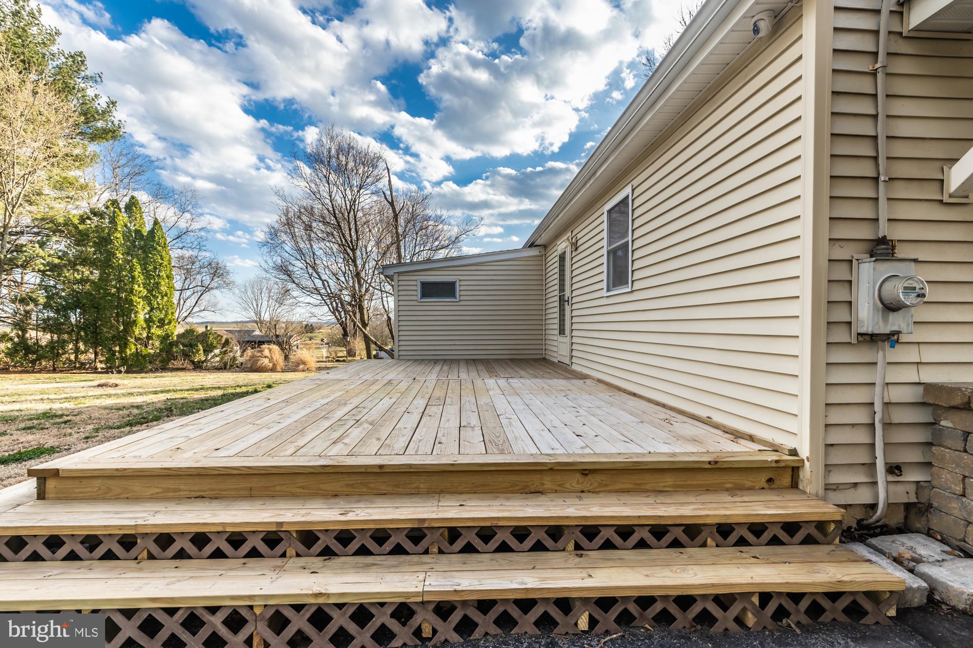 WOODS EDGE - Residential