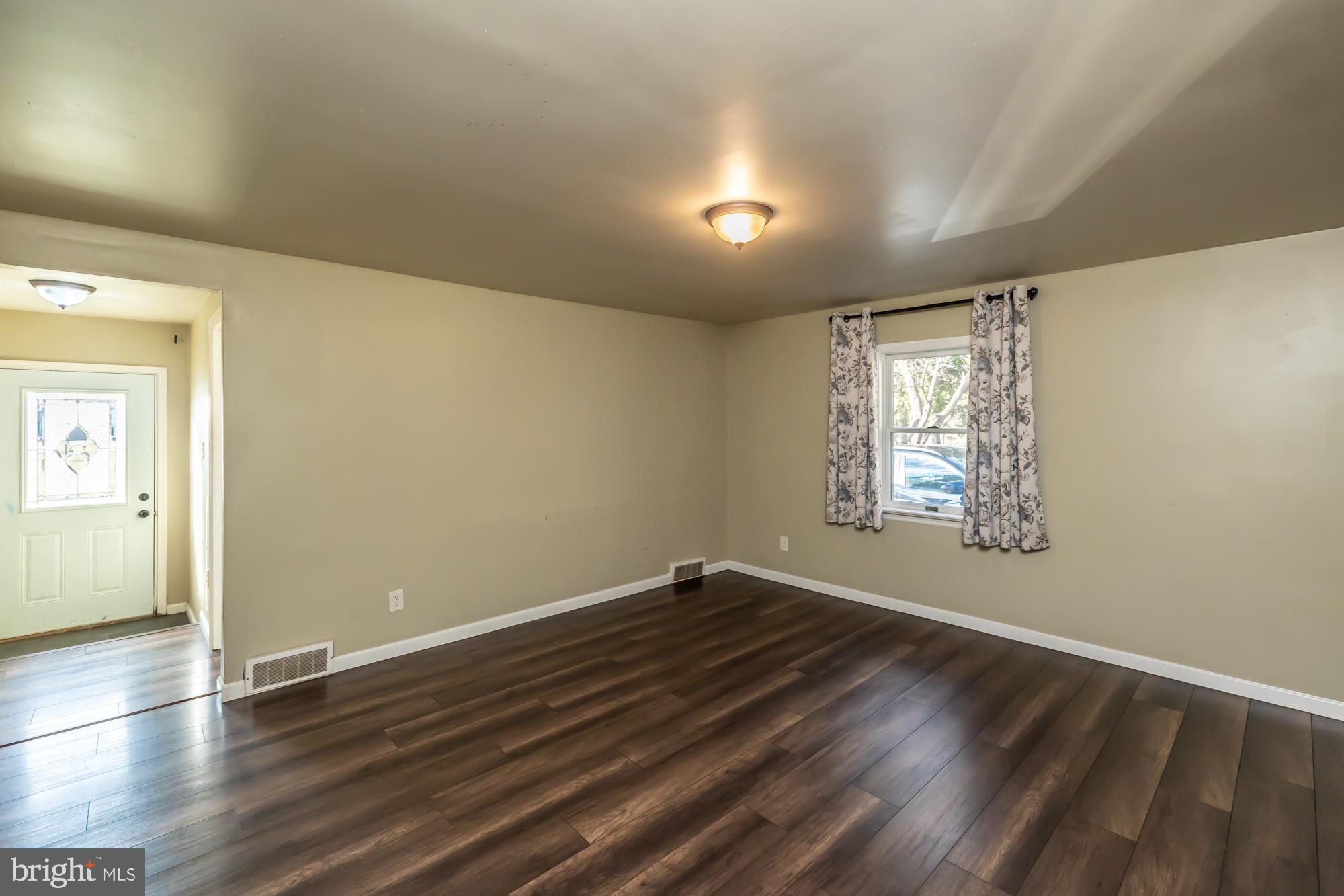 WOODS EDGE - Residential