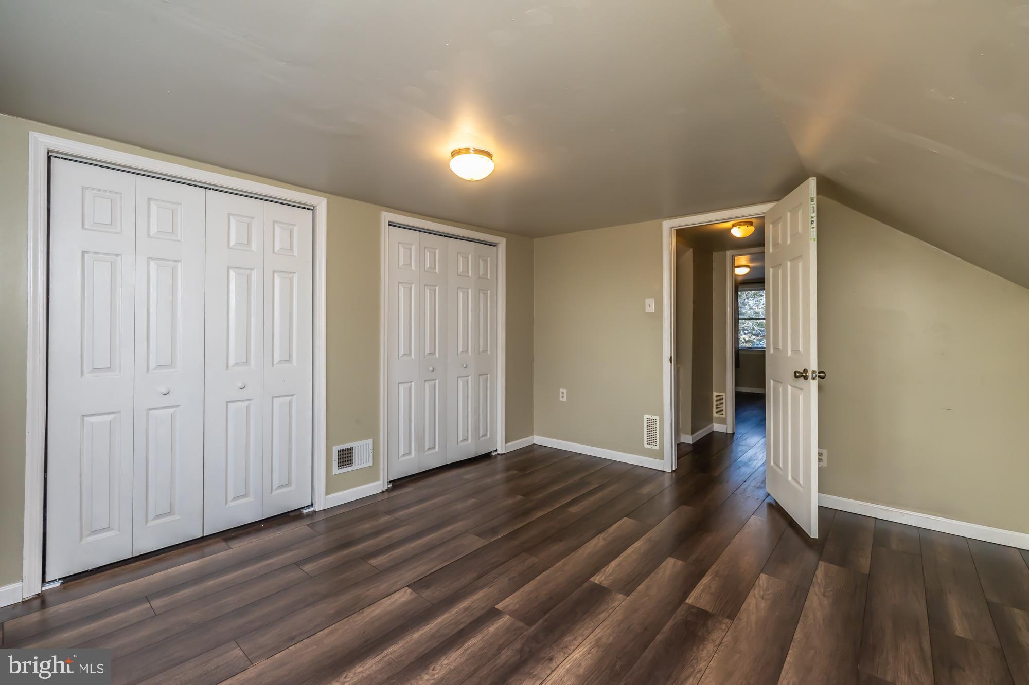 WOODS EDGE - Residential