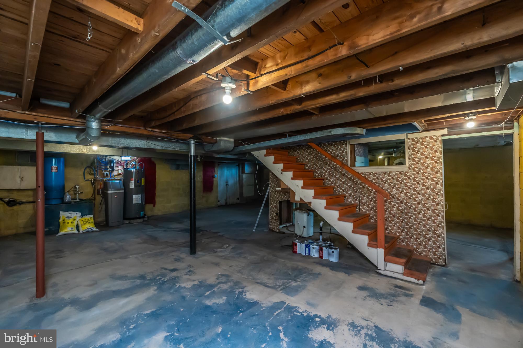 WOODS EDGE - Residential