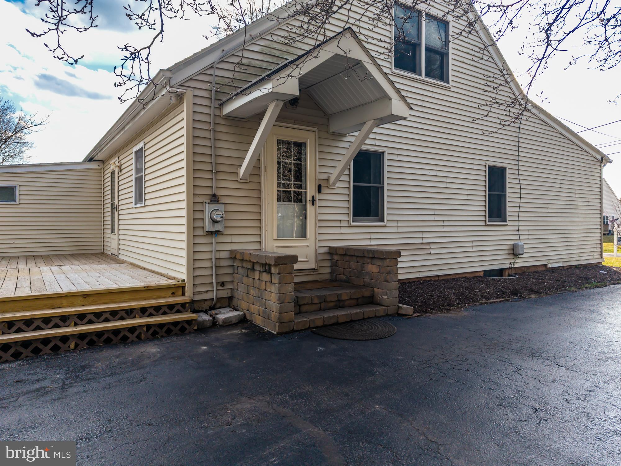 WOODS EDGE - Residential