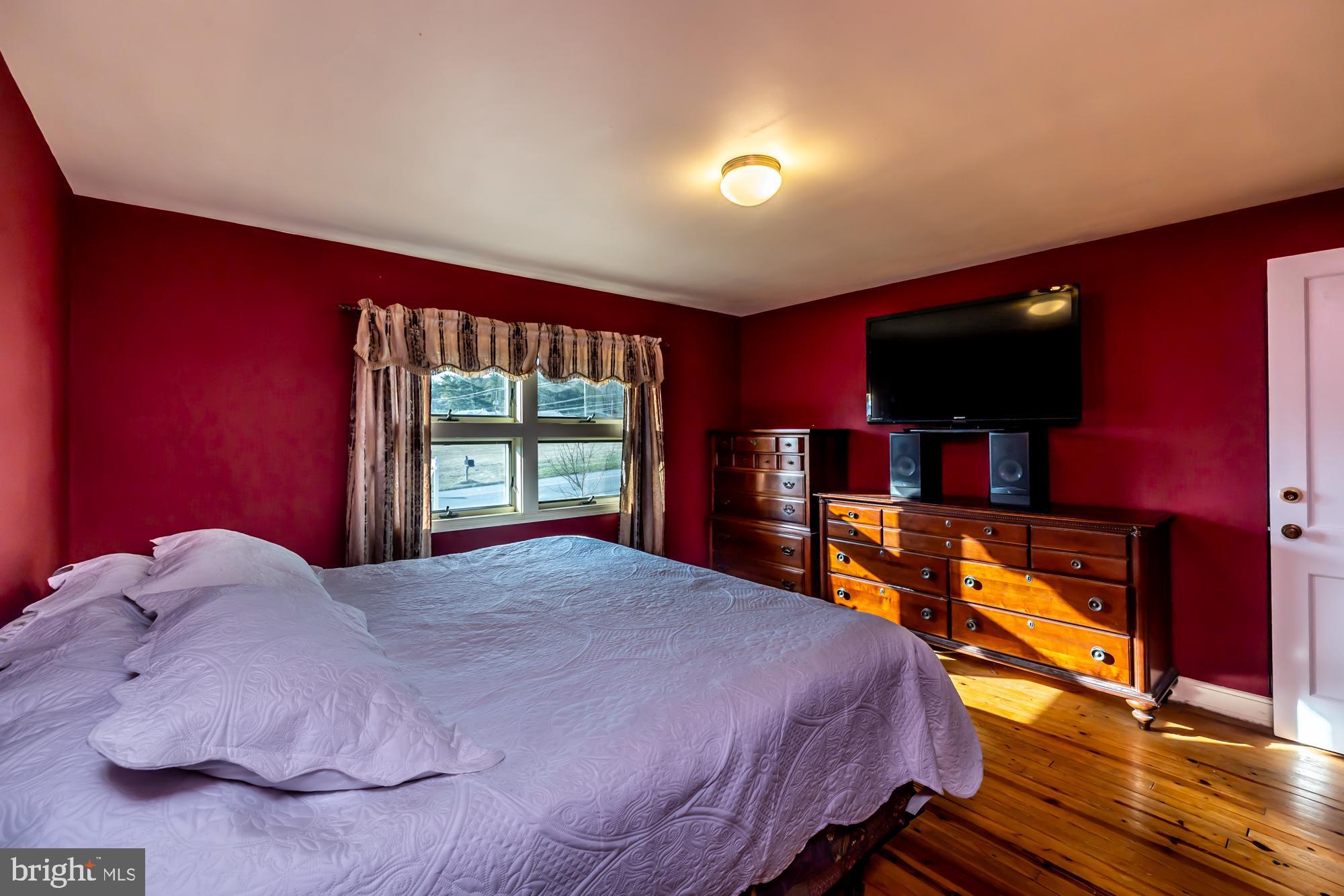 WOODS EDGE - Residential