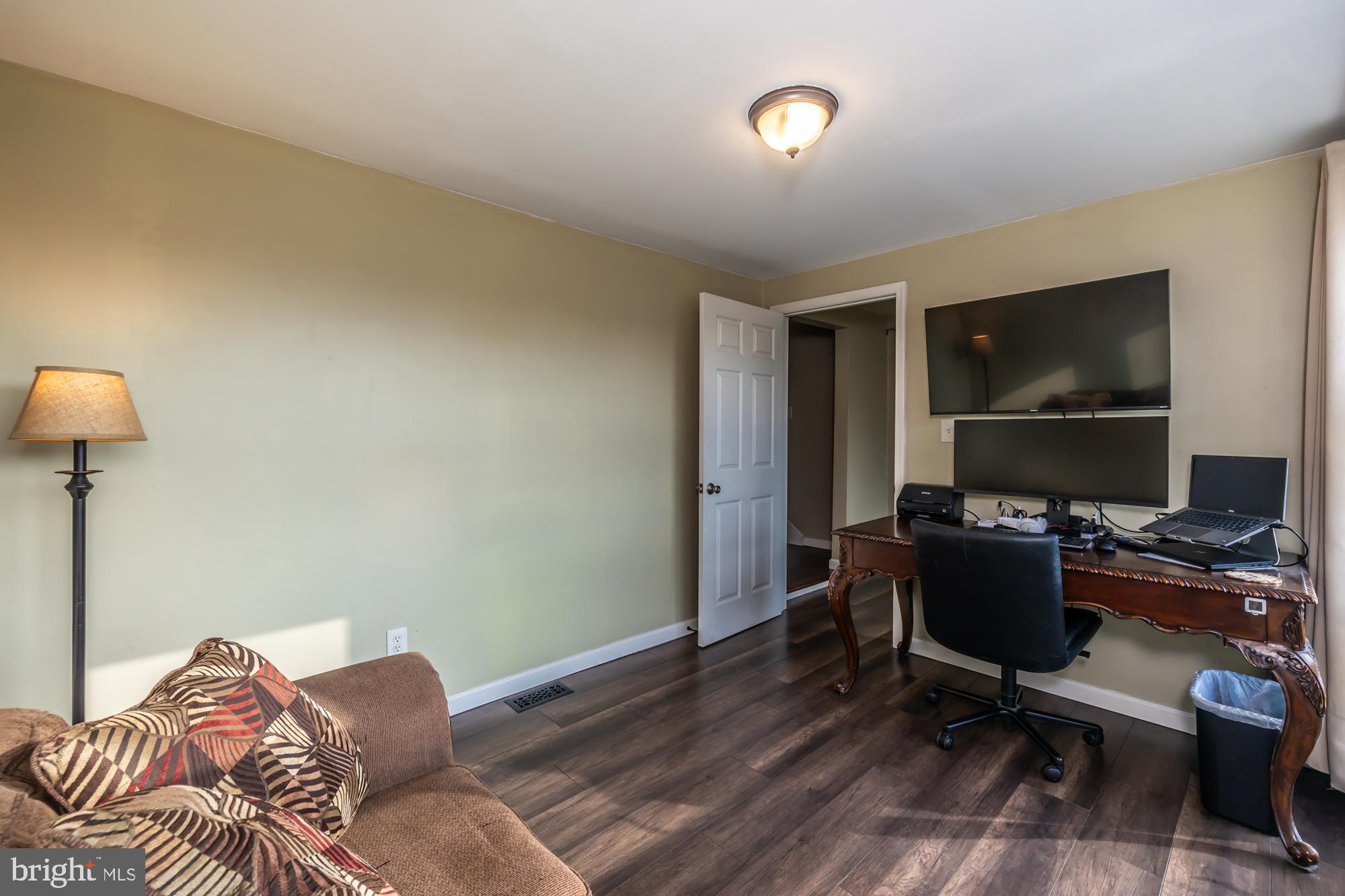 WOODS EDGE - Residential