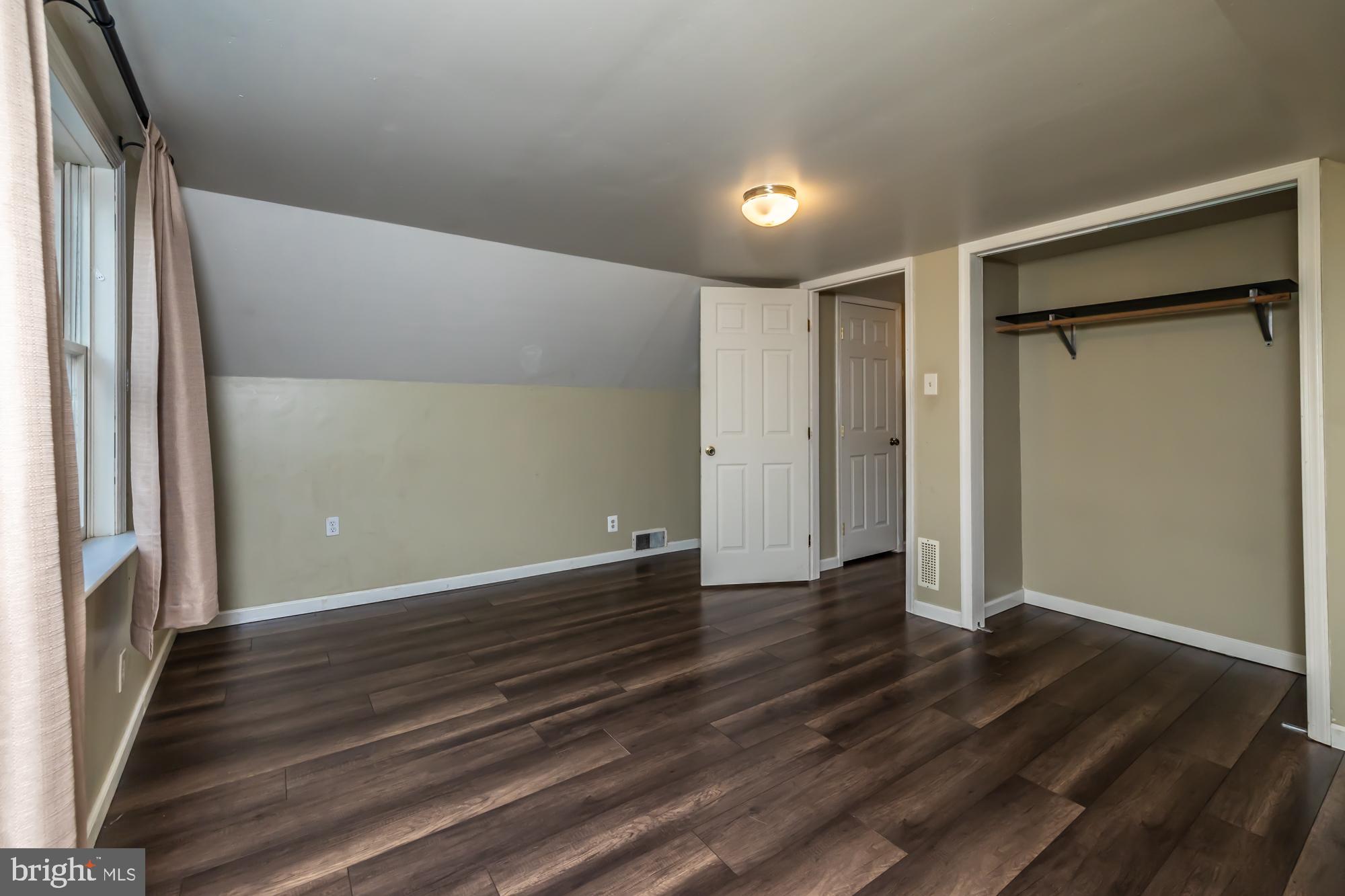 WOODS EDGE - Residential