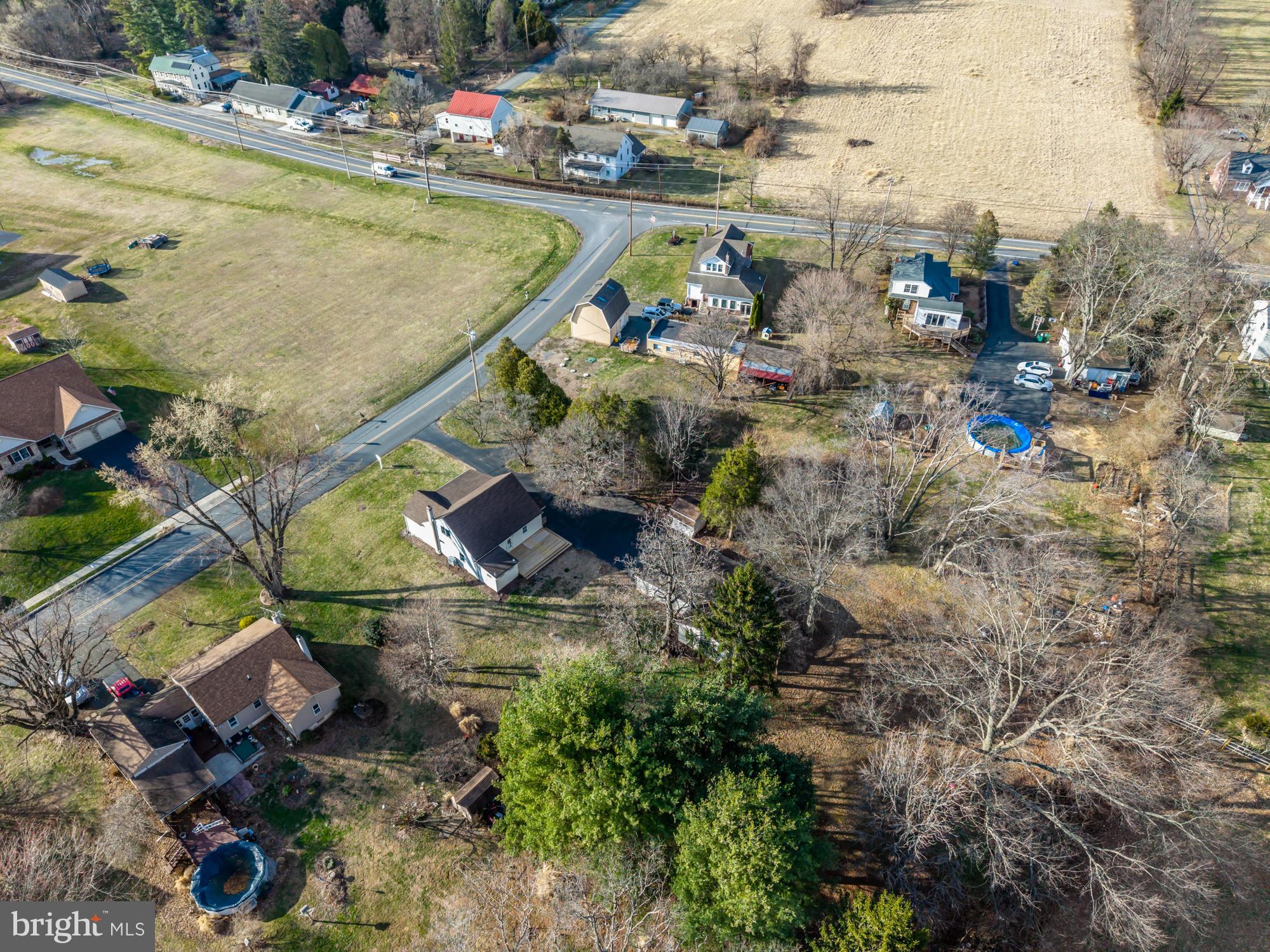 WOODS EDGE - Residential