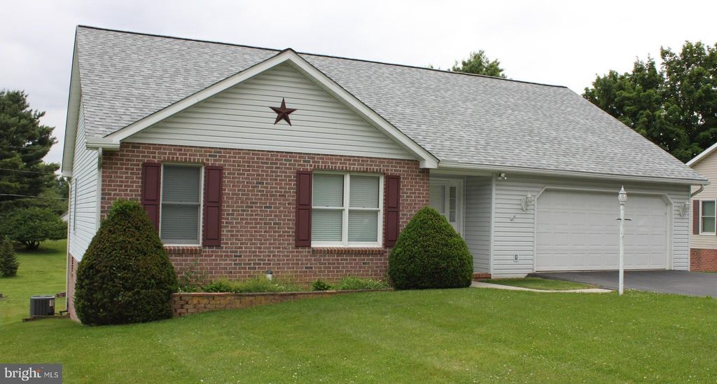 Photo of 12274 Country Club Rd, WAYNESBORO, PA 17268 (MLS # PAFL2034974)