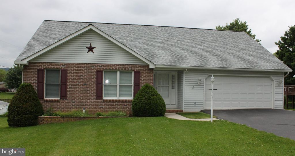 Photo of 12274 Country Club Rd, WAYNESBORO, PA 17268 (MLS # PAFL2034974)