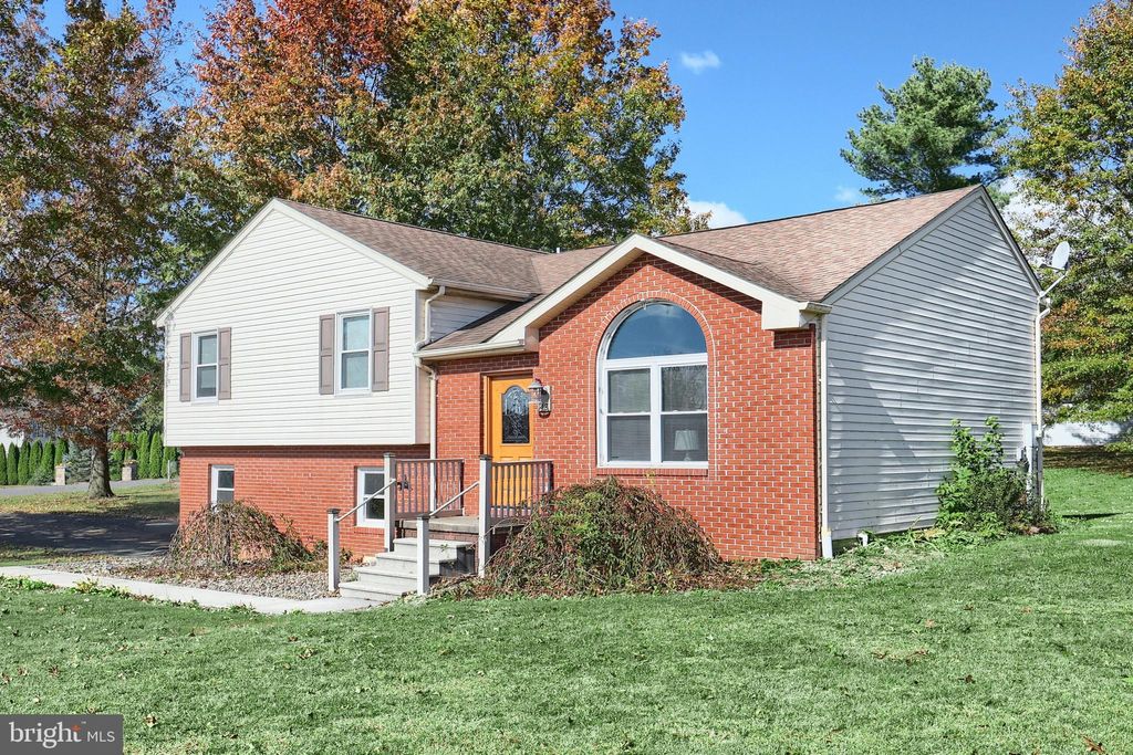 Photo of 42 Pemberton Drive, EAST BERLIN, PA 17316 (MLS # PAAD2020426)