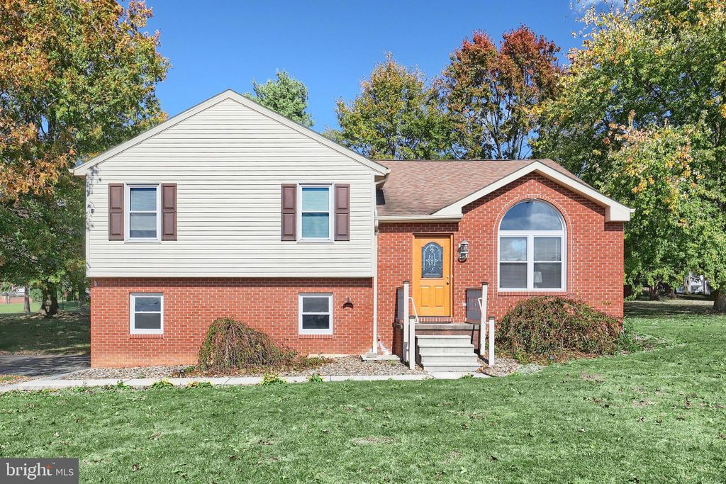 Photo of 42 Pemberton Drive, EAST BERLIN, PA 17316 (MLS # PAAD2020426)