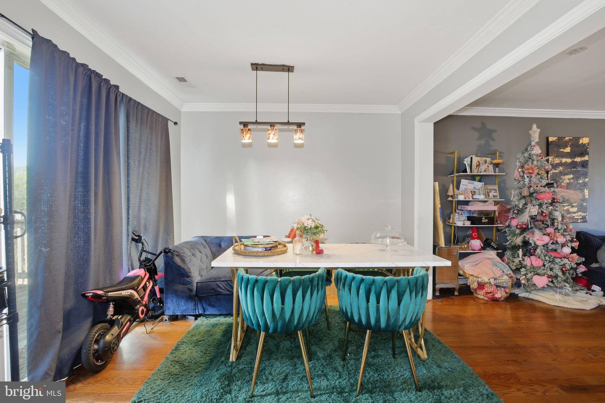LONDON WOODS - Residential