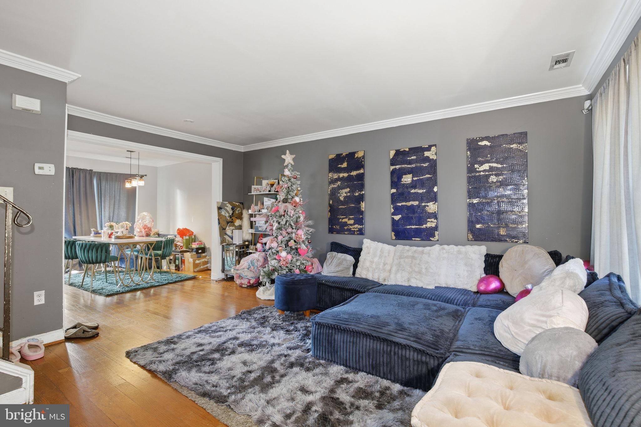 LONDON WOODS - Residential
