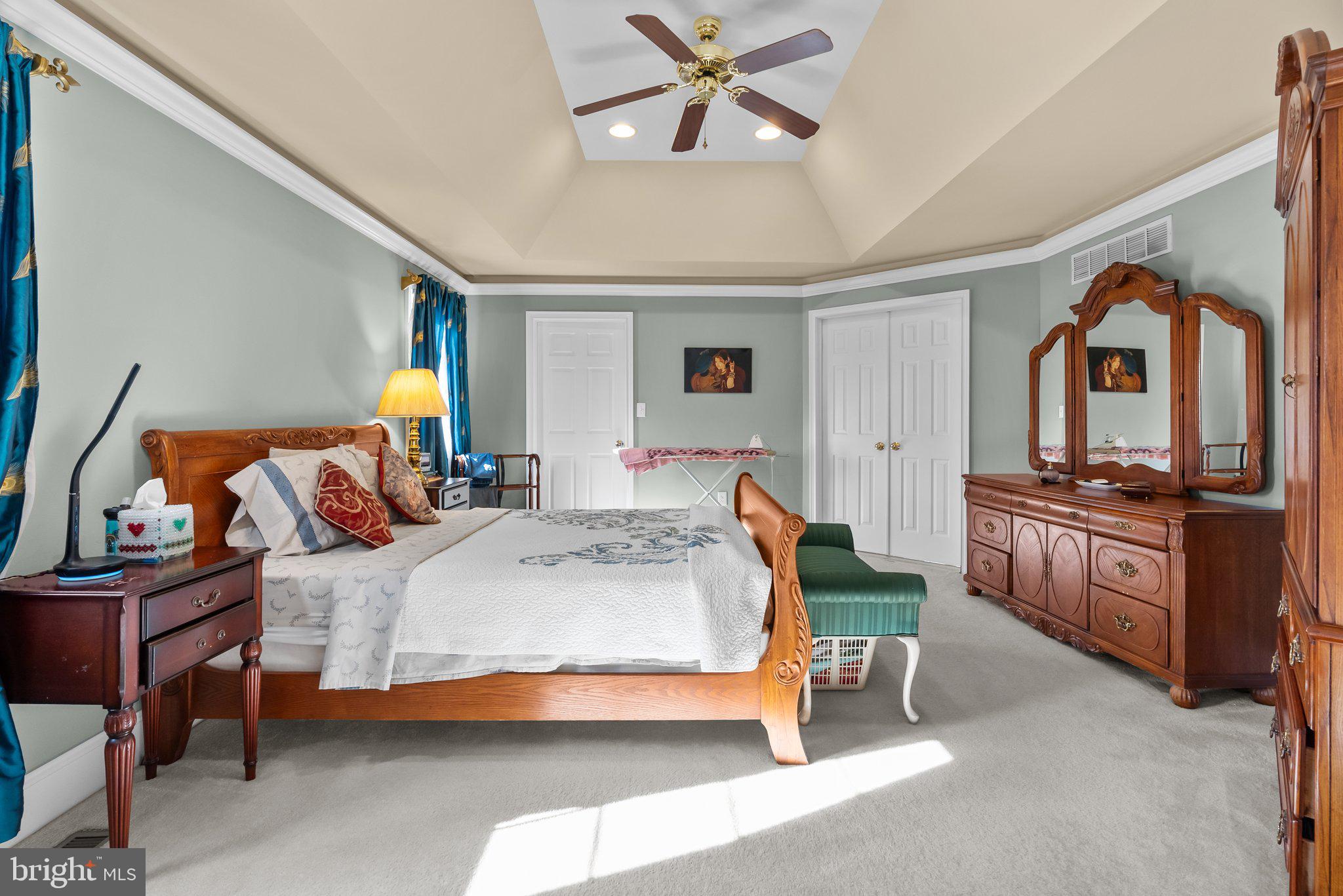 NORTHAMPTON HUNT - Residential