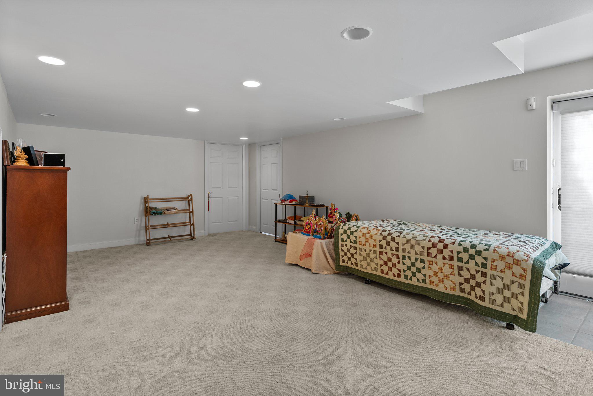 NORTHAMPTON HUNT - Residential