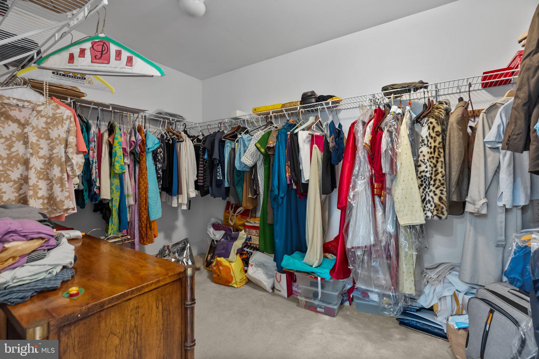 NORTHAMPTON HUNT - Residential