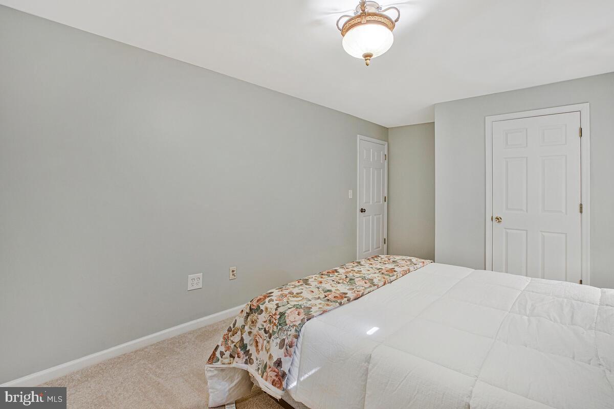 SOUTH RIVER COLONY - Residential