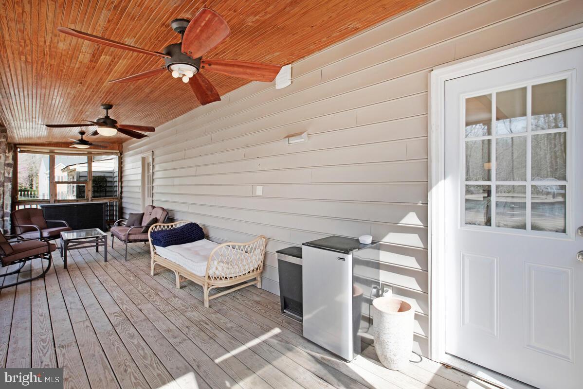 SOUTH RIVER COLONY - Residential