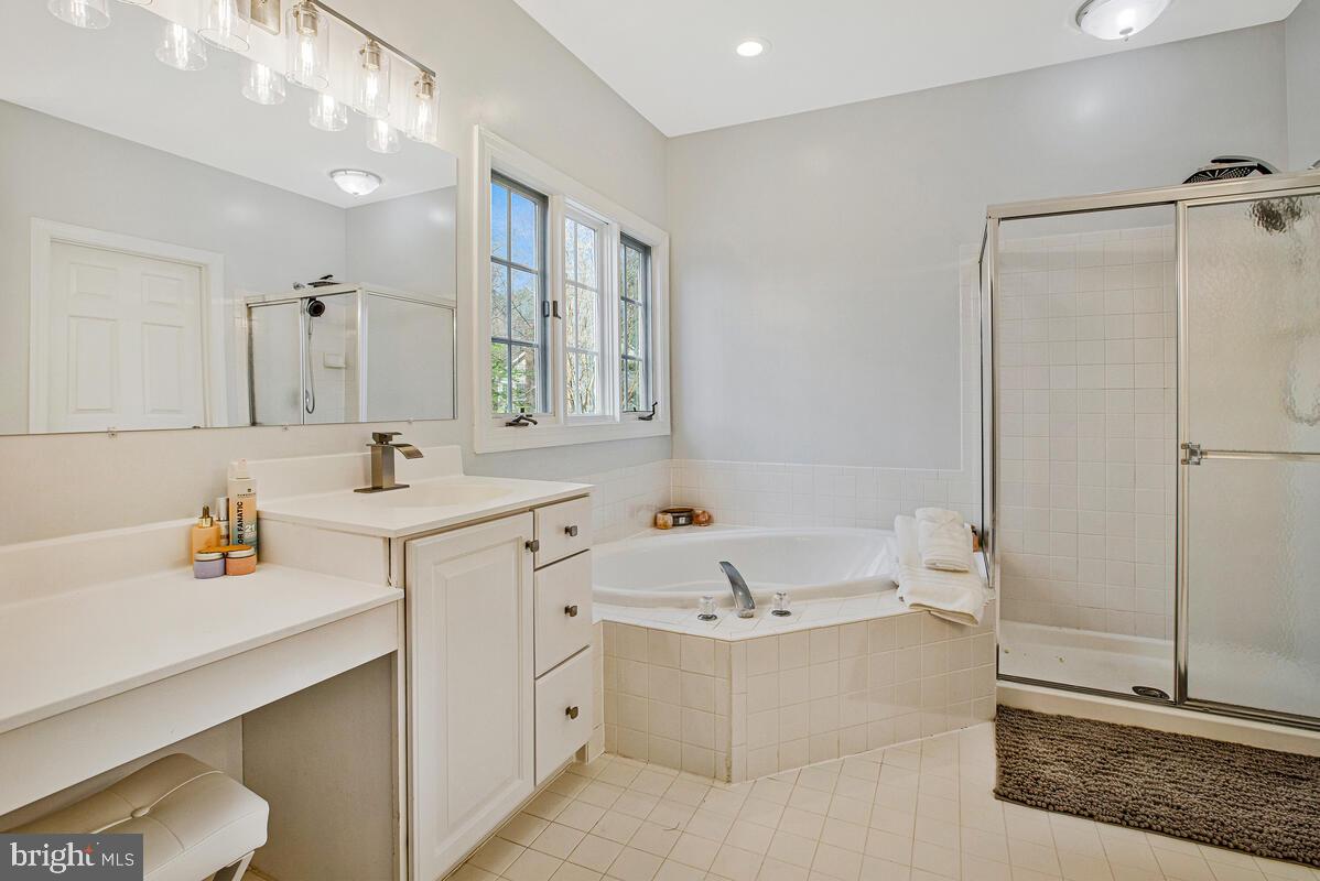 SOUTH RIVER COLONY - Residential