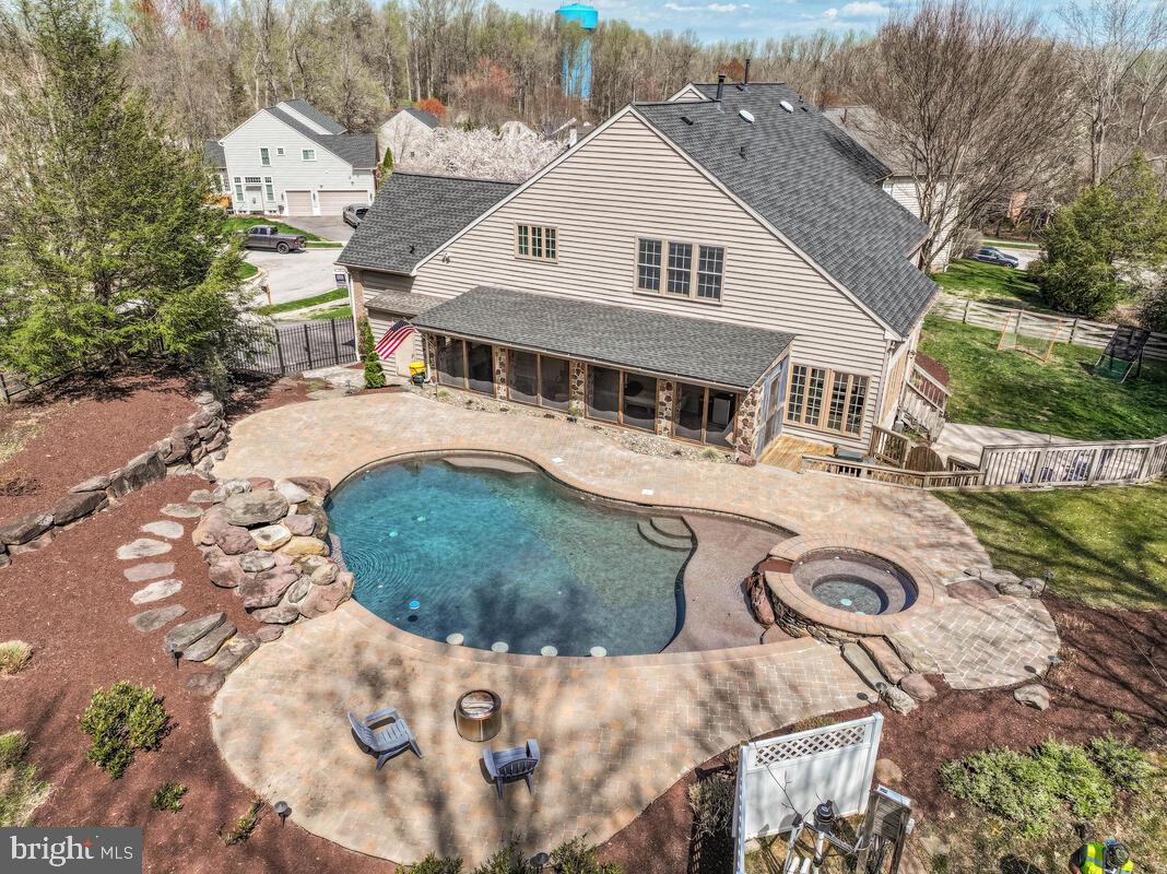 SOUTH RIVER COLONY - Residential