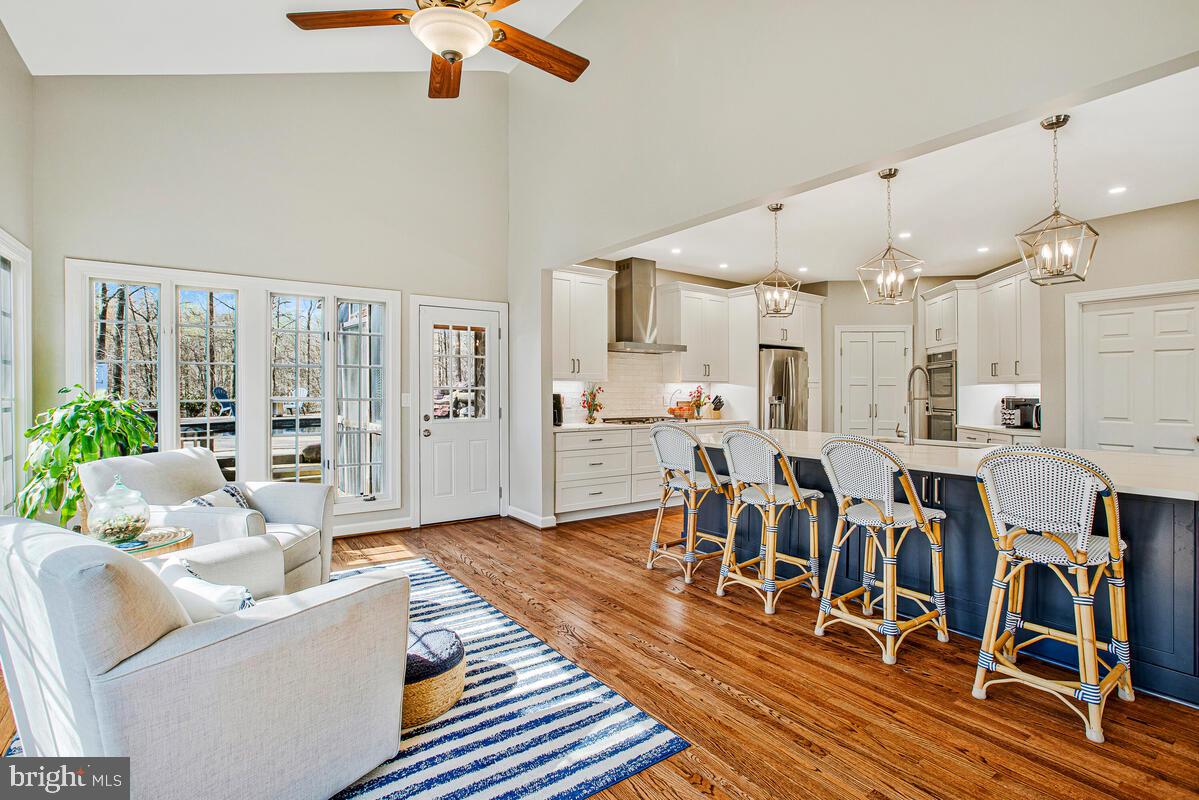 SOUTH RIVER COLONY - Residential