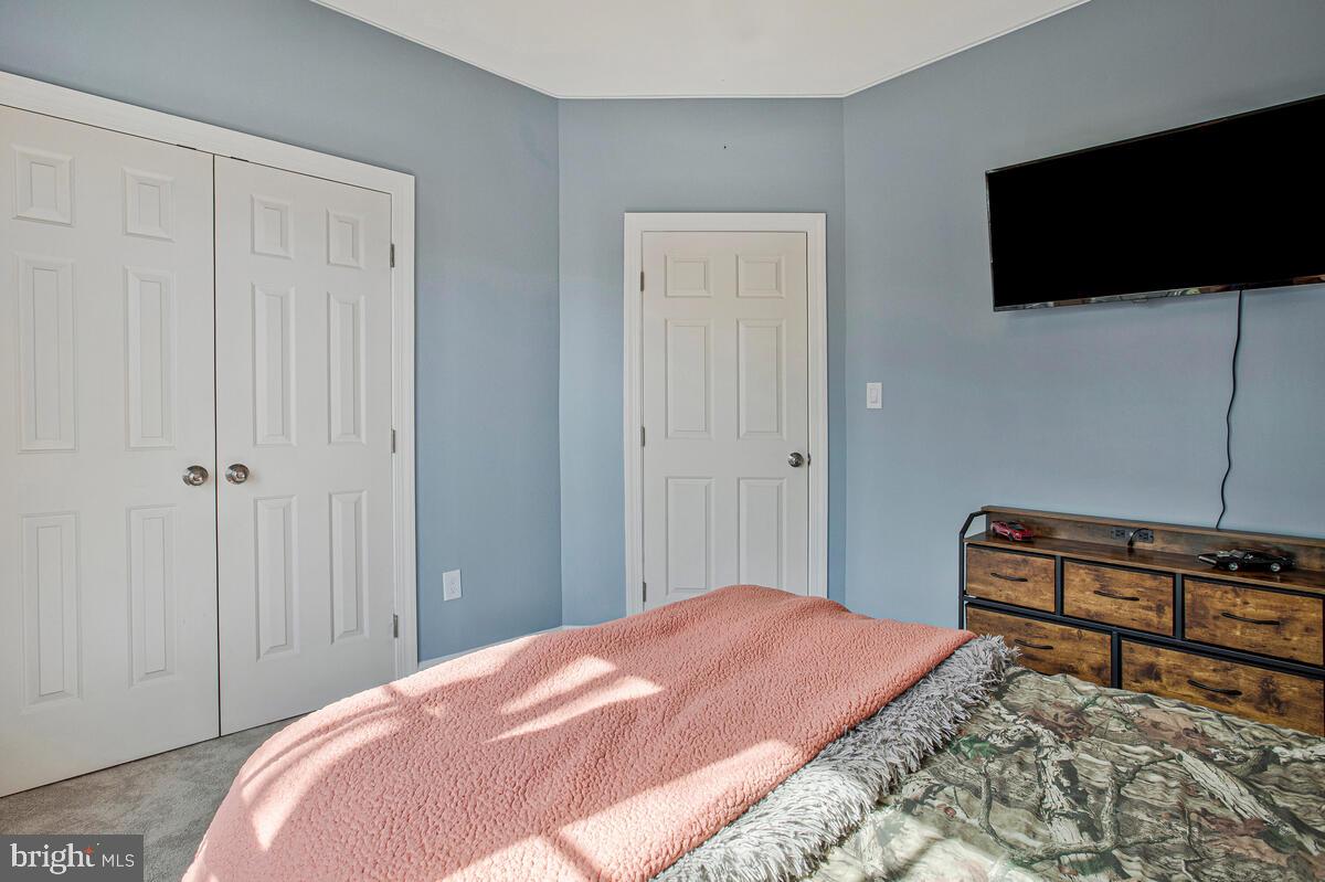 SOUTH RIVER COLONY - Residential