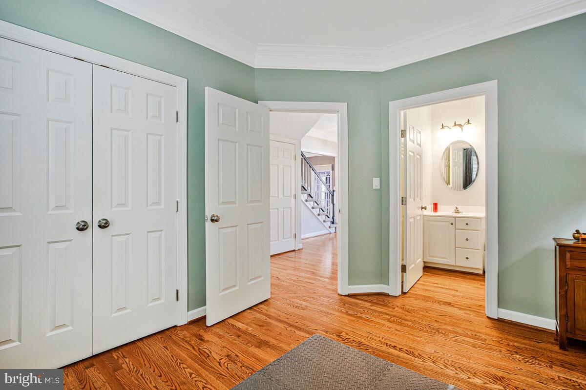 SOUTH RIVER COLONY - Residential