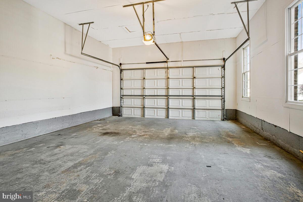 SOUTH RIVER COLONY - Residential