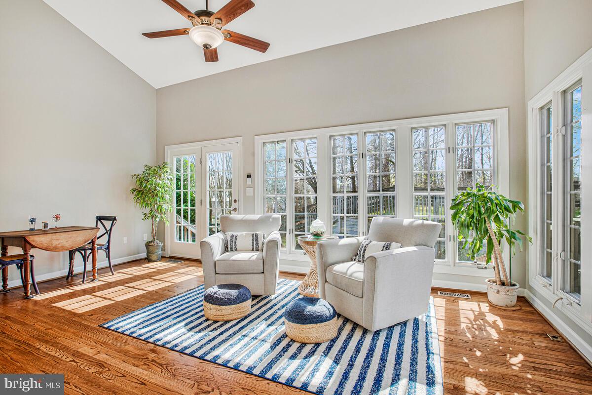 SOUTH RIVER COLONY - Residential